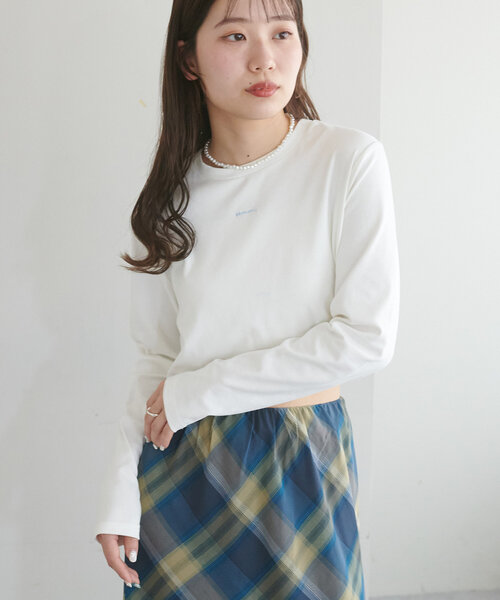 DISCOAT(ディスコート)の「【umm.】刺繍ロゴショート丈ロンT(Tシャツ/カットソー・レディース・グレー/オフホワイト・FREE)」の4枚目の写真