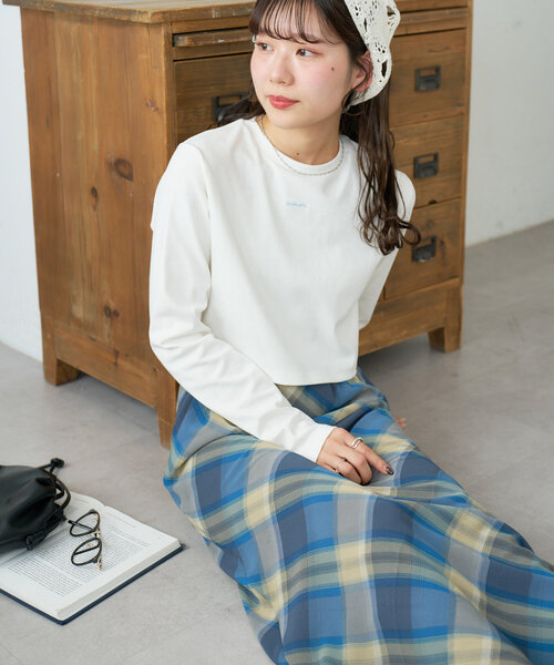 DISCOAT(ディスコート)の「【umm.】刺繍ロゴショート丈ロンT(Tシャツ/カットソー・レディース・グレー/オフホワイト・FREE)」の12枚目の写真