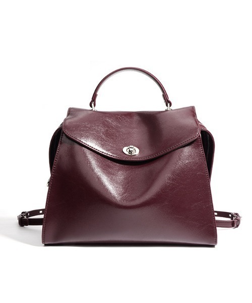 NiiNa(ニーナ)の「【 NiiNa / ニーナ 】高品質牛革 2way クラシック スクエアフォルム レザーリュック(バックパック/リュック・レディース・ダークブラウン/ブラック/レッド・FREE)」の3枚目の写真