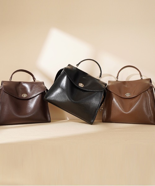 NiiNa(ニーナ)の「【 NiiNa / ニーナ 】高品質牛革 2way クラシック スクエアフォルム レザーリュック(バックパック/リュック・レディース・ダークブラウン/ブラック/レッド・FREE)」の12枚目の写真