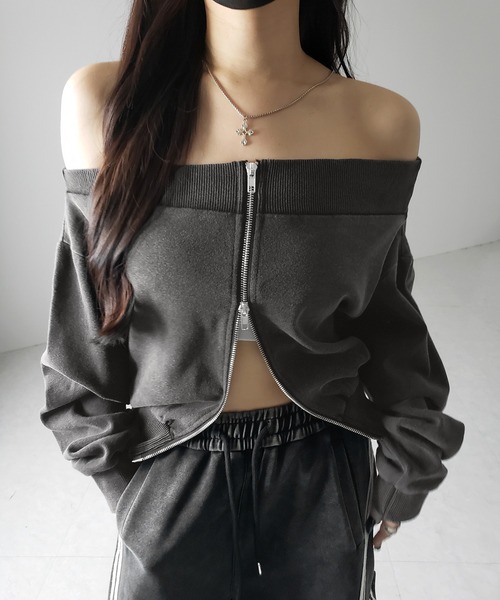 me+em select（ミームセレクト）の「※※【 ２color 】ダブルジップピグメントオフショルスウェットトップス ／ double zip pigment off shoulder sweat tops（その他トップス・レディース・ブルー/グレー・FREE）」の4枚目の写真