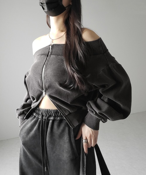 me+em select（ミームセレクト）の「※※【 ２color 】ダブルジップピグメントオフショルスウェットトップス ／ double zip pigment off shoulder sweat tops（その他トップス・レディース・ブルー/グレー・FREE）」の10枚目の写真