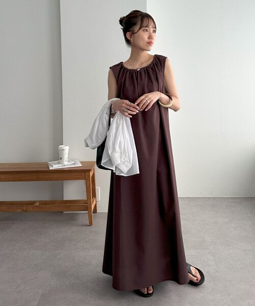 DISCOAT（ディスコート）の「【新色追加!/WEB限定】衿ギャザーノースリワンピース（ワンピース・レディース・ブラック/ホワイト系その他/レッド/ブラウン/グレイッシュベージュ・MEDIUM）」の7枚目の写真