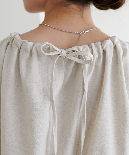 DISCOAT（ディスコート）の「【新色追加!/WEB限定】衿ギャザーノースリワンピース（ワンピース・レディース・ブラック/ホワイト系その他/レッド/ブラウン/グレイッシュベージュ・MEDIUM）」の15枚目の写真