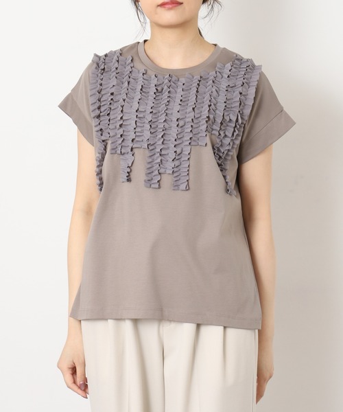 EGLANTINE(エグランティーヌ)の「EGLANTINE シフォンフリル付き半袖カットソー(Tシャツ/カットソー・レディース・ブラック/オフホワイト/ライトベージュ/レッド/グレー・40/38)」の12枚目の写真