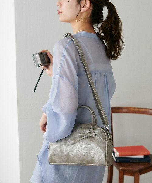 DISCOAT（ディスコート）の「2WAYリボンスクエアボストンバッグ（ボストンバッグ・レディース・ブラック/シルバー/ブラウン・FREE）」の15枚目の写真