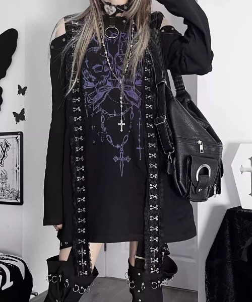 NOVESSEL（ノベセル）の「A'GEM/9 × .kom『TricuspidC/トライカスピッドシー』Dark skull front design mode loose style LS TEE/ダークスカルデザインルーズ長袖Tシャツ（Tシャツ/カットソー・レディース・ホワイト/ブラック×ホワイト/ブラック×パープル・FREE）」の8枚目の写真