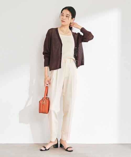 green label relaxing（グリーンレーベルリラクシング）の「シャーリー ハリヌキ Vネック ニット カーディガン -ウォッシャブル-（カーディガン/ボレロ・レディース・ブラック/ホワイト/ダークブラウン/コバルトブルー・FREE）」の19枚目の写真