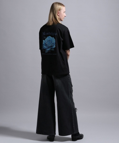 BLAYMORE（ブレイモア）の「【BLAYMORE】Nostalgia Back Graphic T / 花 コレクションTシャツ バックプリント（Tシャツ/カットソー・メンズ・ブラック/ホワイト・S/M）」の4枚目の写真