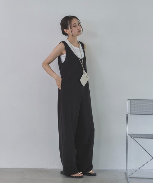 feepur（フェピュール）の「フェイクレザーネックポーチ（ポーチ・レディース・アイボリー/ブラック・FREE）」の14枚目の写真