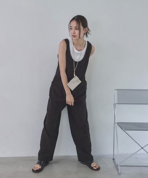 feepur（フェピュール）の「フェイクレザーネックポーチ（ポーチ・レディース・アイボリー/ブラック・FREE）」の15枚目の写真