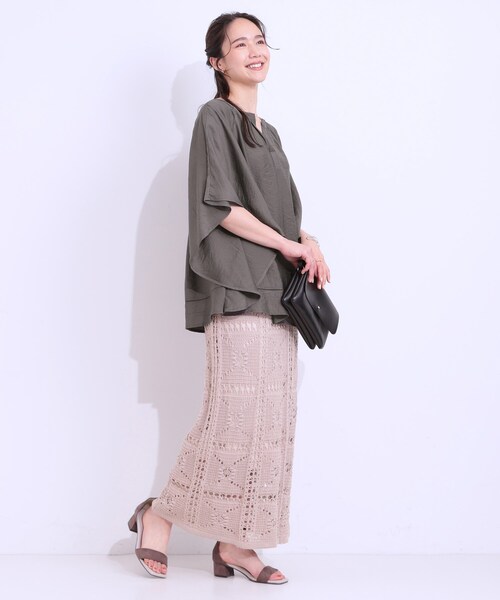 SHOO・LA・RUE(シューラルー)の「【洗える/ひんやり】涼しく体型カバー お袖フレア ドレープブラウス(シャツ/ブラウス・レディース・アイボリー/ブラック/オリーブ/イエロー系その他/チャコールグレー/グリーン系・01/02/03/04)」の13枚目の写真