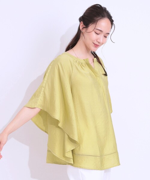 SHOO・LA・RUE(シューラルー)の「【洗える/ひんやり】涼しく体型カバー お袖フレア ドレープブラウス(シャツ/ブラウス・レディース・アイボリー/ブラック/オリーブ/イエロー系その他/チャコールグレー/グリーン系・01/02/03/04)」の20枚目の写真