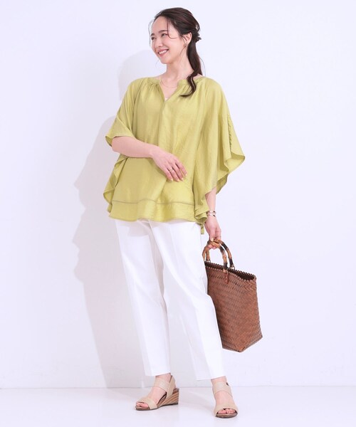 SHOO・LA・RUE(シューラルー)の「【洗える/ひんやり】涼しく体型カバー お袖フレア ドレープブラウス(シャツ/ブラウス・レディース・アイボリー/ブラック/オリーブ/イエロー系その他/チャコールグレー/グリーン系・01/02/03/04)」の21枚目の写真