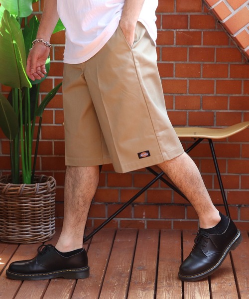 Dickies（ディッキーズ）の「Dickies 13インチポケットワークショーツ（チノパンツ・メンズ・ブラック/ホワイト/カーキ/モスグリーン/グリーン/ピンク/レッド/ブラウン/ブルー/オレンジ/イエロー/ネイビー/パープル/ベージュ/チャコールグレー・28inch/36inch/34inch/30inch/32inch）」の5枚目の写真