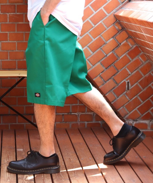 Dickies（ディッキーズ）の「Dickies 13インチポケットワークショーツ（チノパンツ・メンズ・ブラック/ホワイト/カーキ/モスグリーン/グリーン/ピンク/レッド/ブラウン/ブルー/オレンジ/イエロー/ネイビー/パープル/ベージュ/チャコールグレー・28inch/36inch/34inch/30inch/32inch）」の7枚目の写真
