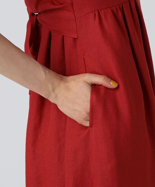 BALLSEY(ボールジィ)の「ライトクリアスラブ バックリボンワンピース(ワンピース・レディース・ブラック/ライトベージュ/レッド・34/36)」の4枚目の写真