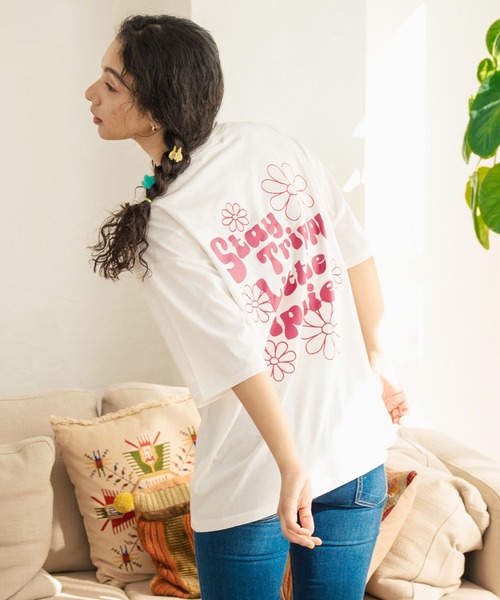 anap mimpi（アナップミンピ）の「ヒッピー メッセージ ロゴ プリント × フラワー 刺繍 Tシャツ（Tシャツ/カットソー・レディース・オフホワイト/ブラック/エメラルド・FREE）」の5枚目の写真