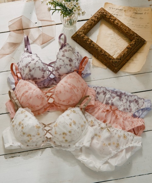 northerly(ノーザリー)の「【WEB限定】【編み上げ風】【プチプラブラセット】フラワー刺繍ダブルクロスブラジャー&ショーツセット(ブラ&ショーツ・レディース・ラベンダー/アイボリー/ピンク・E70/D70/C70/E65/D65/C65/B65/E75/D75/C75/B75/F70/B70/F65/F75)」の7枚目の写真