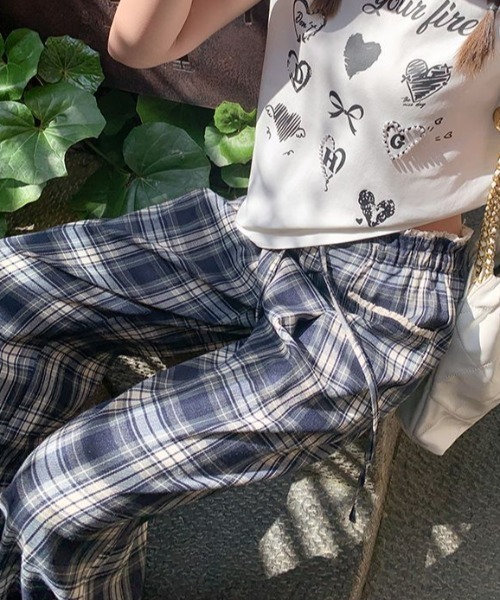 GEMEDA（ジェメダ）の「ウエストレース付きチェックワイドパンツ（その他パンツ・レディース・ネイビー/ブラック×ホワイト・M）」の13枚目の写真