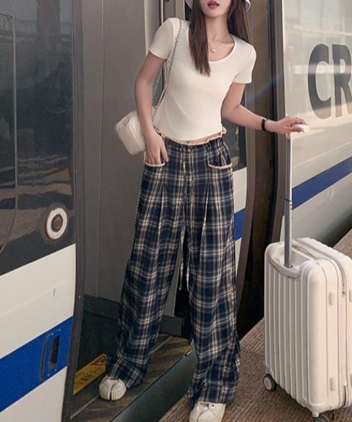 GEMEDA（ジェメダ）の「ウエストレース付きチェックワイドパンツ（その他パンツ・レディース・ネイビー/ブラック×ホワイト・M）」の16枚目の写真