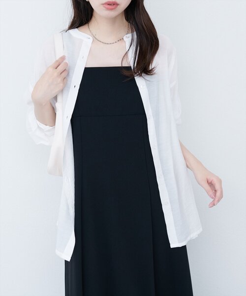 natural couture（ナチュラルクチュール）の「【WEB限定】バンドカラーサイドスリットシアーシャツ（シャツ/ブラウス・レディース・イエロー/ピンク/オフホワイト/ブルー/チャコールグレー/ライトベージュ・FREE）」の2枚目の写真