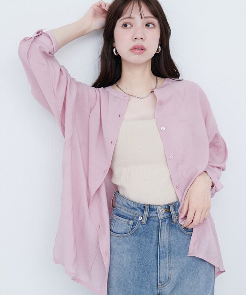 natural couture（ナチュラルクチュール）の「【WEB限定】バンドカラーサイドスリットシアーシャツ（シャツ/ブラウス・レディース・イエロー/ピンク/オフホワイト/ブルー/チャコールグレー/ライトベージュ・FREE）」の6枚目の写真