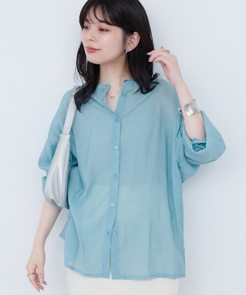 natural couture（ナチュラルクチュール）の「【WEB限定】バンドカラーサイドスリットシアーシャツ（シャツ/ブラウス・レディース・イエロー/ピンク/オフホワイト/ブルー/チャコールグレー/ライトベージュ・FREE）」の4枚目の写真