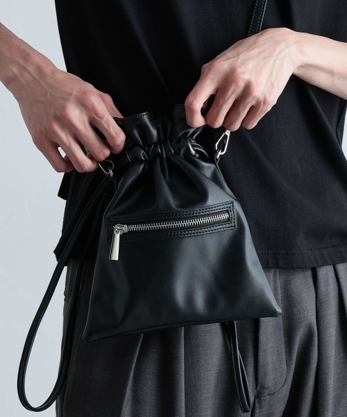 HARE(ハレ)の「ZIPキンチャクBAG(HARE)(ショルダーバッグ・メンズ・ブラック・FREE)」の7枚目の写真