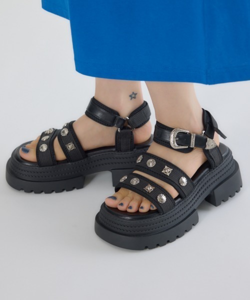RODEO CROWNS WIDE BOWL(ロデオクラウンズワイドボウル)の「スタッズサンダル(サンダル・レディース・ブラック/ベージュ・LARGE/MEDIUM)」の6枚目の写真