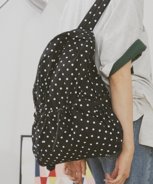 MERLOT（メルロー）の「【大容量】【A4サイズ、14inch以下のノートPC収納可能】デイリードットバッグパック（バックパック/リュック・レディース・ブラック/ホワイト・FREE）」の4枚目の写真