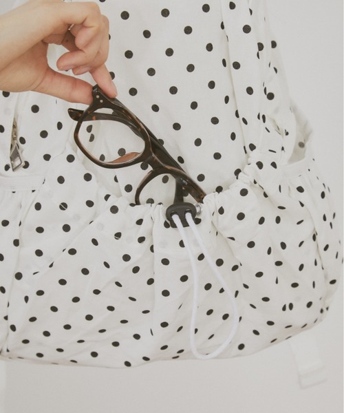 MERLOT（メルロー）の「【大容量】【A4サイズ、14inch以下のノートPC収納可能】デイリードットバッグパック（バックパック/リュック・レディース・ブラック/ホワイト・FREE）」の9枚目の写真