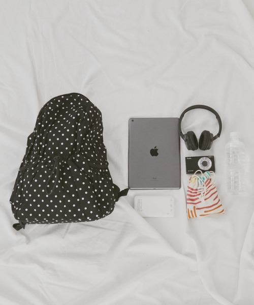 MERLOT（メルロー）の「【大容量】【A4サイズ、14inch以下のノートPC収納可能】デイリードットバッグパック（バックパック/リュック・レディース・ブラック/ホワイト・FREE）」の3枚目の写真