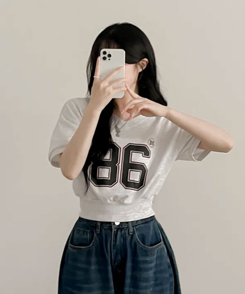 VIVID LADY(ビビッドレディー)の「Vネッククロップド 半袖トレーナー(Tシャツ/カットソー・レディース・ネイビー/ライトグレー/カーキ・FREE)」の14枚目の写真