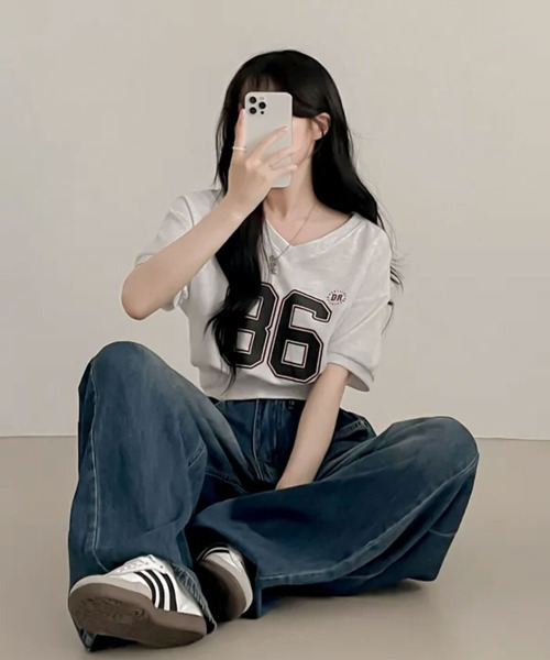VIVID LADY(ビビッドレディー)の「Vネッククロップド 半袖トレーナー(Tシャツ/カットソー・レディース・ネイビー/ライトグレー/カーキ・FREE)」の6枚目の写真