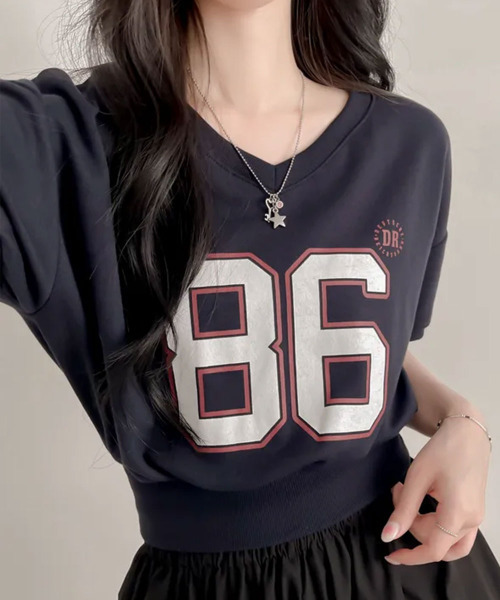 VIVID LADY(ビビッドレディー)の「Vネッククロップド 半袖トレーナー(Tシャツ/カットソー・レディース・ネイビー/ライトグレー/カーキ・FREE)」の7枚目の写真