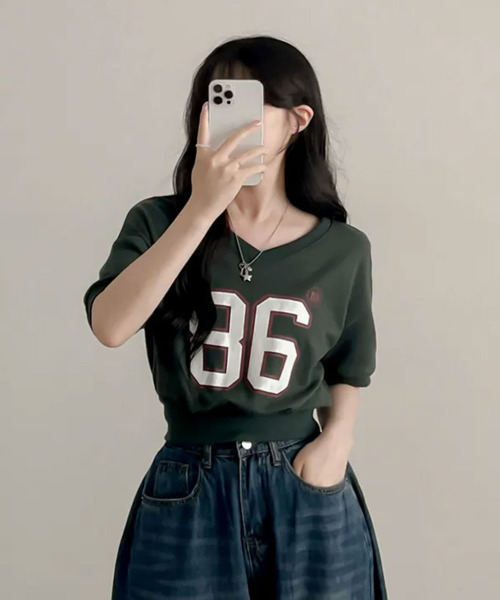 VIVID LADY(ビビッドレディー)の「Vネッククロップド 半袖トレーナー(Tシャツ/カットソー・レディース・ネイビー/ライトグレー/カーキ・FREE)」の11枚目の写真
