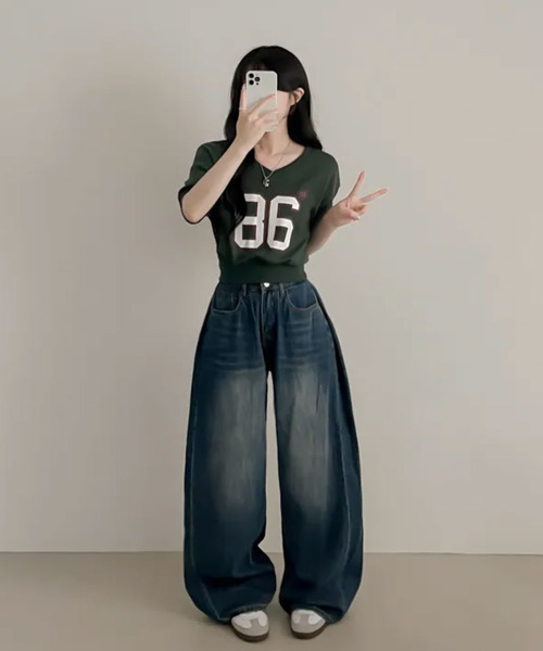 VIVID LADY(ビビッドレディー)の「Vネッククロップド 半袖トレーナー(Tシャツ/カットソー・レディース・ネイビー/ライトグレー/カーキ・FREE)」の19枚目の写真