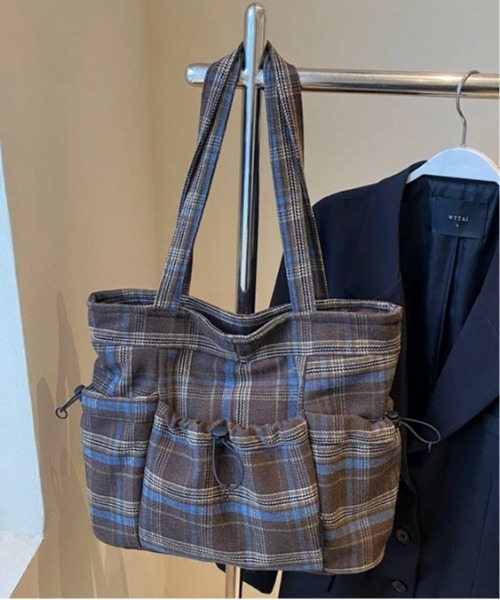SHEPP(シープ)の「チェックネル ドロストショルダートート/A4サイズ対応(トートバッグ・レディース・ブラック/ブラウン/レッド・F)」の17枚目の写真