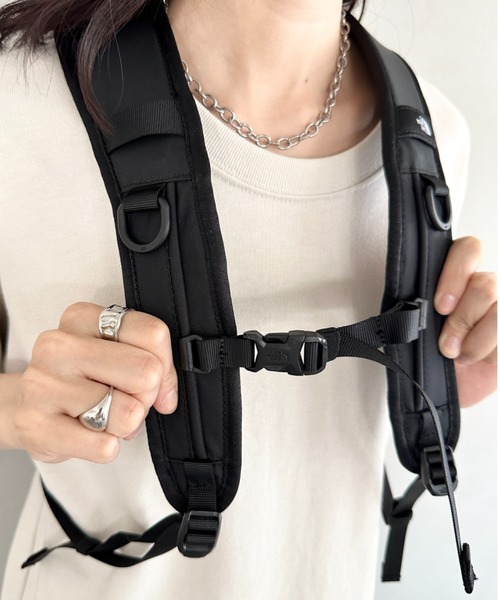 THE NORTH FACE(ザノースフェイス)の「THE NORTH FACE(ザ・ノースフェイス)/A4サイズ対応 18L バックパック リュック アウトドア/MINI SHOT(バックパック/リュック・レディース・ピンク/ホワイト/ブラック・FREE)」の7枚目の写真