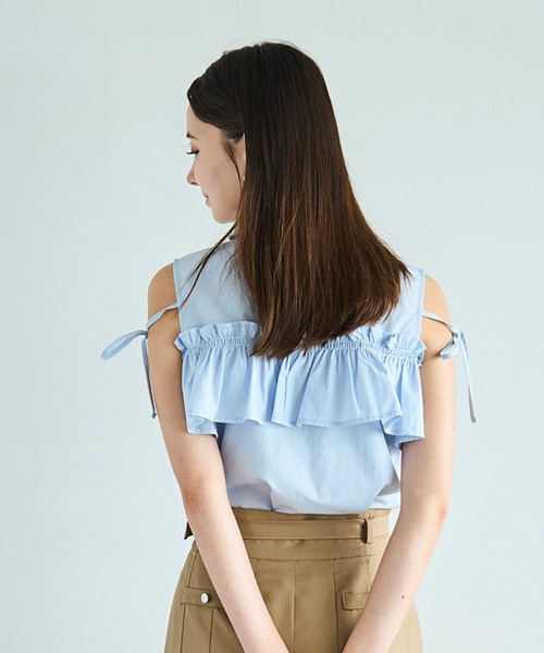 31 Sons de mode(トランテアン ソン ドゥ モード)の「2025秋冬新作 肩開きオフショルブラウス(シャツ/ブラウス・レディース・ブラウン/アイボリー/ブルー・フリ-)」の7枚目の写真