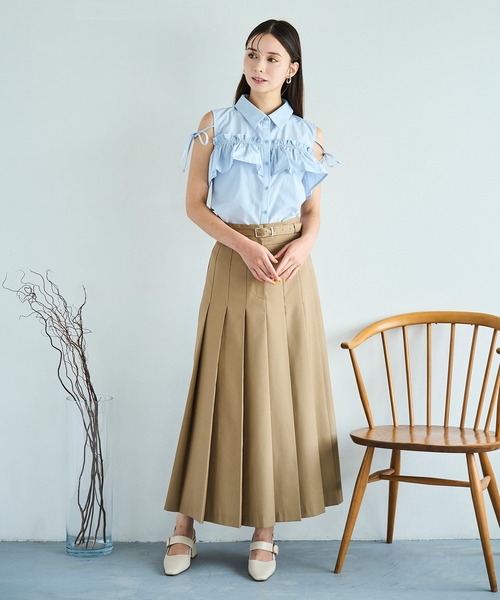 31 Sons de mode(トランテアン ソン ドゥ モード)の「2025秋冬新作 肩開きオフショルブラウス(シャツ/ブラウス・レディース・ブラウン/アイボリー/ブルー・フリ-)」の8枚目の写真