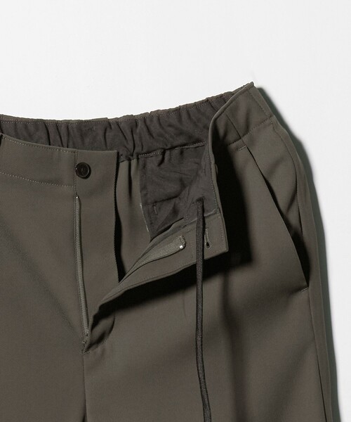 BEAUTY&YOUTH UNITED ARROWS（ビューティーアンドユースユナイテッドアローズ）の「トリコチン ポリエステル 1プリーツ テーパードパンツ NO.5 セットアップ対応（スラックス・メンズ・オリーブ/ネイビー・M/L/XL/S）」の3枚目の写真