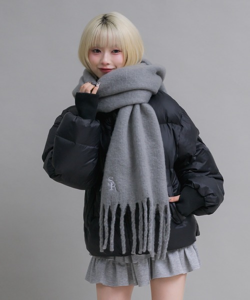 17HR（セブンティーンアワーズ）の「ロゴ刺繍マフラー（マフラー・レディース・オフホワイト/グレー/ブルー/ブラック×ホワイト/レッド・FREE）」の3枚目の写真