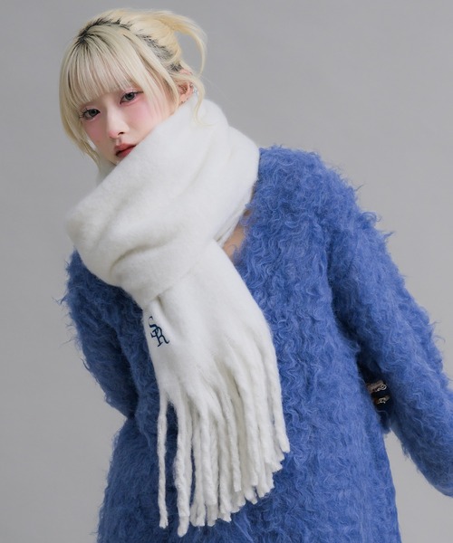 17HR（セブンティーンアワーズ）の「ロゴ刺繍マフラー（マフラー・レディース・オフホワイト/グレー/ブルー/ブラック×ホワイト/レッド・FREE）」の14枚目の写真