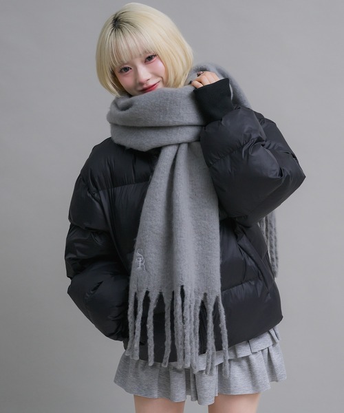 17HR（セブンティーンアワーズ）の「ロゴ刺繍マフラー（マフラー・レディース・オフホワイト/グレー/ブルー/ブラック×ホワイト/レッド・FREE）」の18枚目の写真