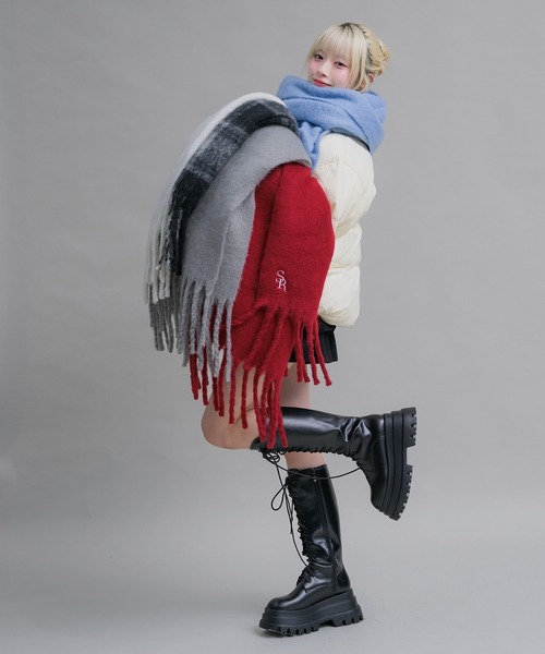 17HR（セブンティーンアワーズ）の「ロゴ刺繍マフラー（マフラー・レディース・オフホワイト/グレー/ブルー/ブラック×ホワイト/レッド・FREE）」の7枚目の写真