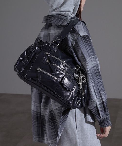 apres jour mignon（アプレジュールミニョン）の「【apresjour mignon×ARIAZ】ポケットデザイン2wayバッグ（ハンドバッグ・レディース・ブラック・ONESIZE）」の8枚目の写真