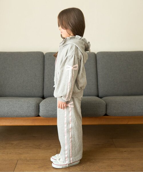 Lycee mine(リセマイン)の「【セットアップ可】【毛玉バイバイ裏毛】リボンラインフルジップパーカ【子供服】【キッズ】【女の子】(パーカー・キッズ・オフホワイト/クリーム/ブラック/ライトピンク/ブルーグレー/トップグレー・100cm/120cm/130cm/140cm/110cm/150cm)」の10枚目の写真