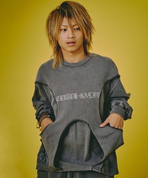 GALFY(ガルフィー)の「A'GEM/9 × .kom 『GALFY/ガルフィー』 穴の向こうにわんちゃんロンTee(Tシャツ/カットソー・メンズ・ブラック/パープル・L)」の3枚目の写真
